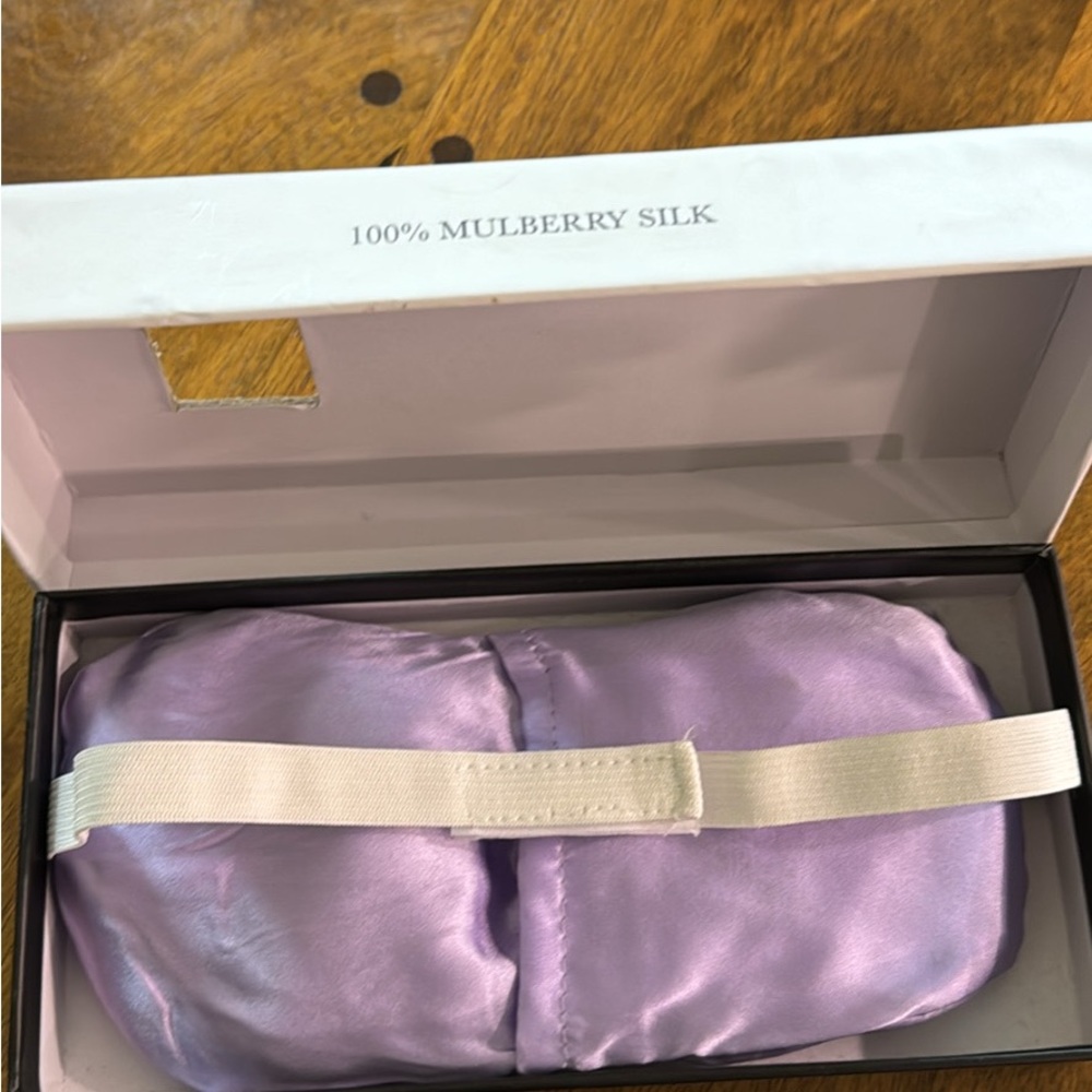 Alieva Spa Heatable and Weighted Silk sleep mask